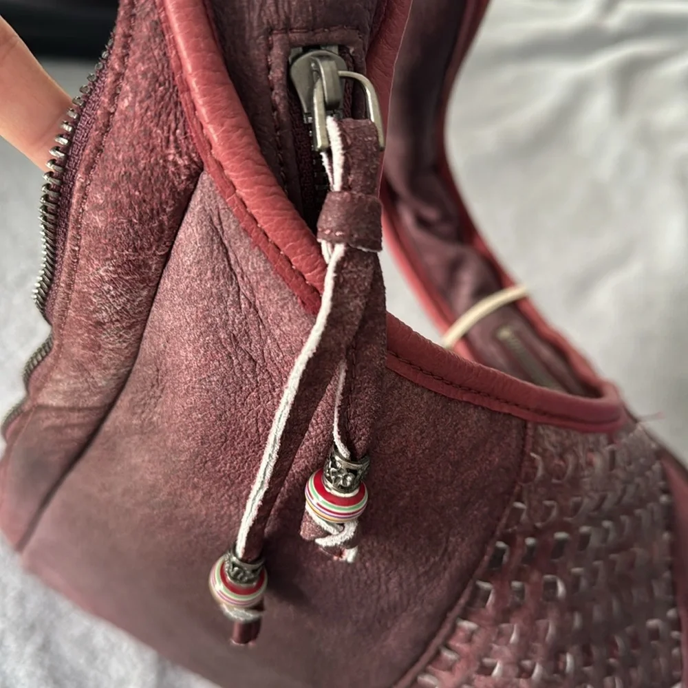 Old Trend Women's Genuine Leather Dorado Expandable Hobo Bag NWT - Picture 17 of 17